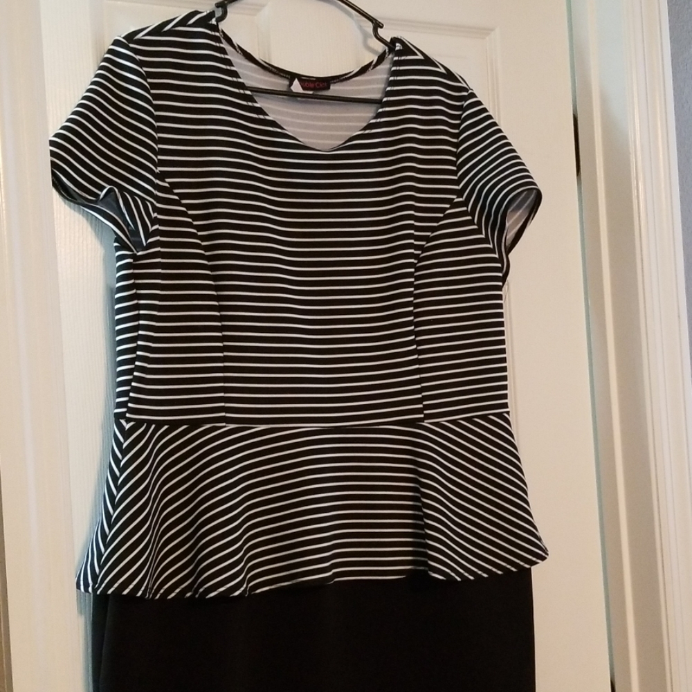 Dress - Picture 2 of 4